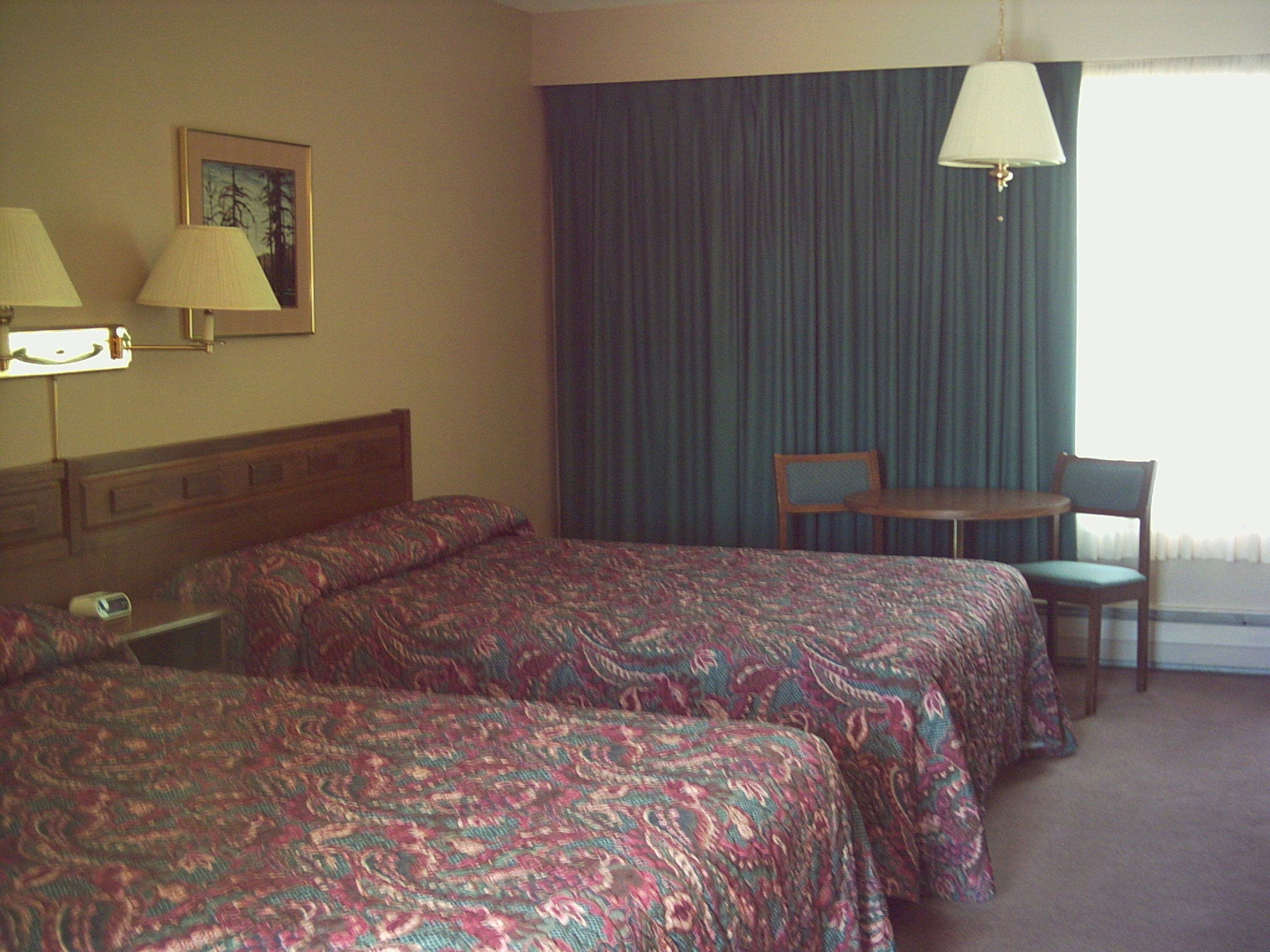 Red Coach Inn 100 Mile House Εξωτερικό φωτογραφία