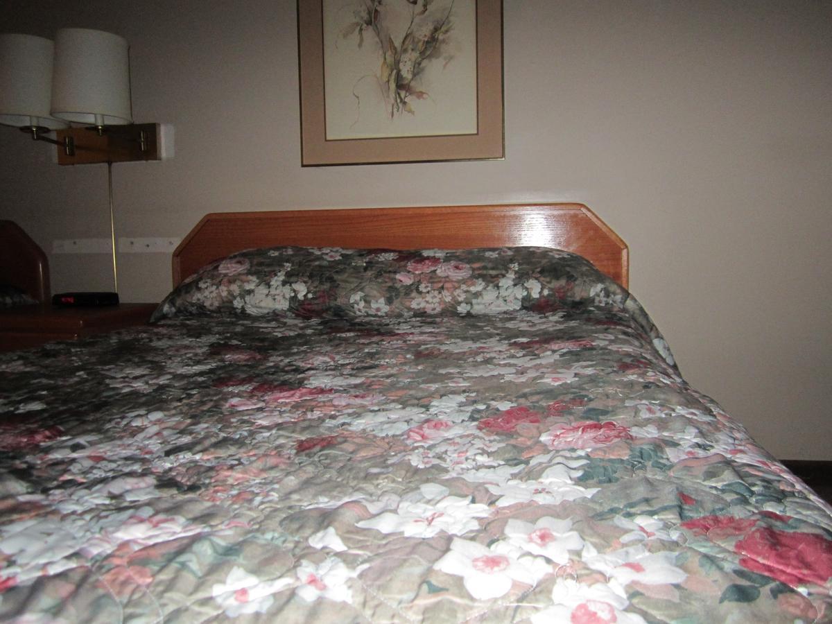 Red Coach Inn 100 Mile House Εξωτερικό φωτογραφία